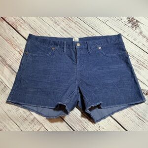 GAP Women's Super Soft Corduroy Shorts featuring a frayed raw-edge hem. Size 14